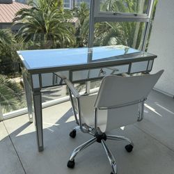 Desk/ Vanity W Chair 