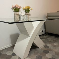 Minimalist Dining Table with White Pedestal 
