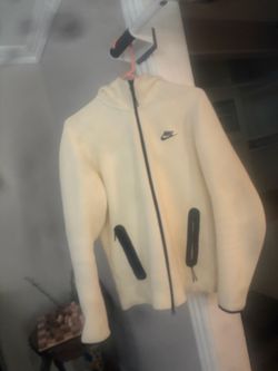 Nike tech fleece size M