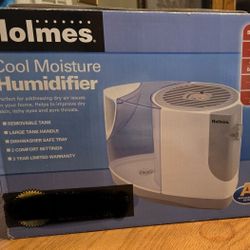 Holmes

Cool Moisture Humidifier NEW In Original Box