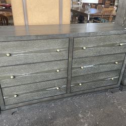 Dresser NEW