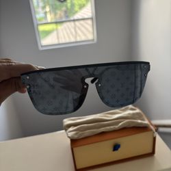 LV sunglasses 