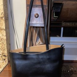 CALVI MILLAU VINTAGE BLACK LEATHER SHOULDER HANDBAG.