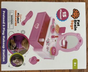 Brand new Fat Brain Toys Pretend & Play Makeup Station