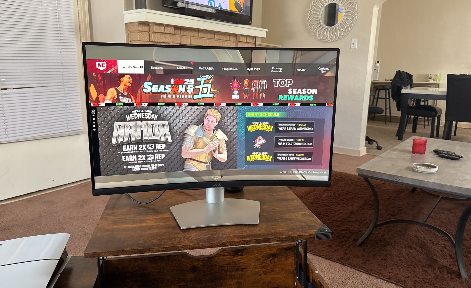 32” Dell Curve Monitor