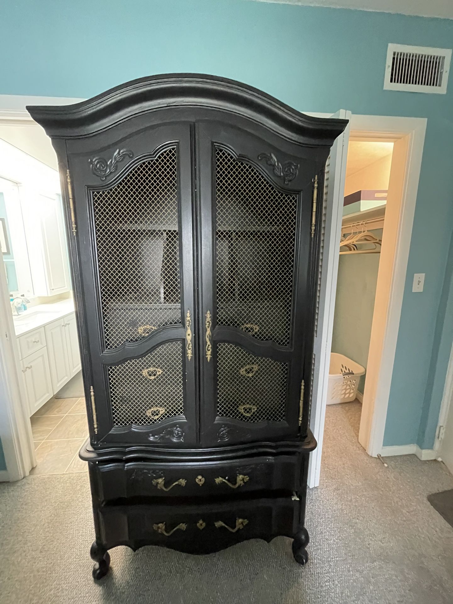 French Provincial Hutch FREEE