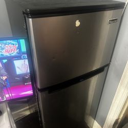 Mini Fridge And Freezer
