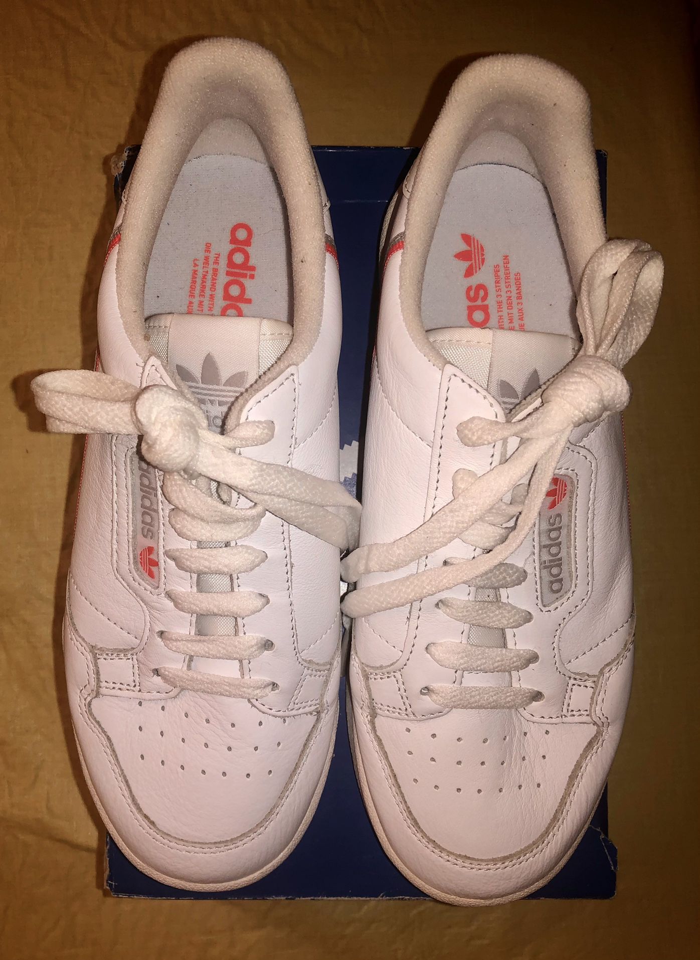 bisonte Sospechar la carretera Adidas ORIGINALS Continental 80 Lace Up Sneakers- White (Women 6 1/2) for  Sale in The Bronx, NY - OfferUp