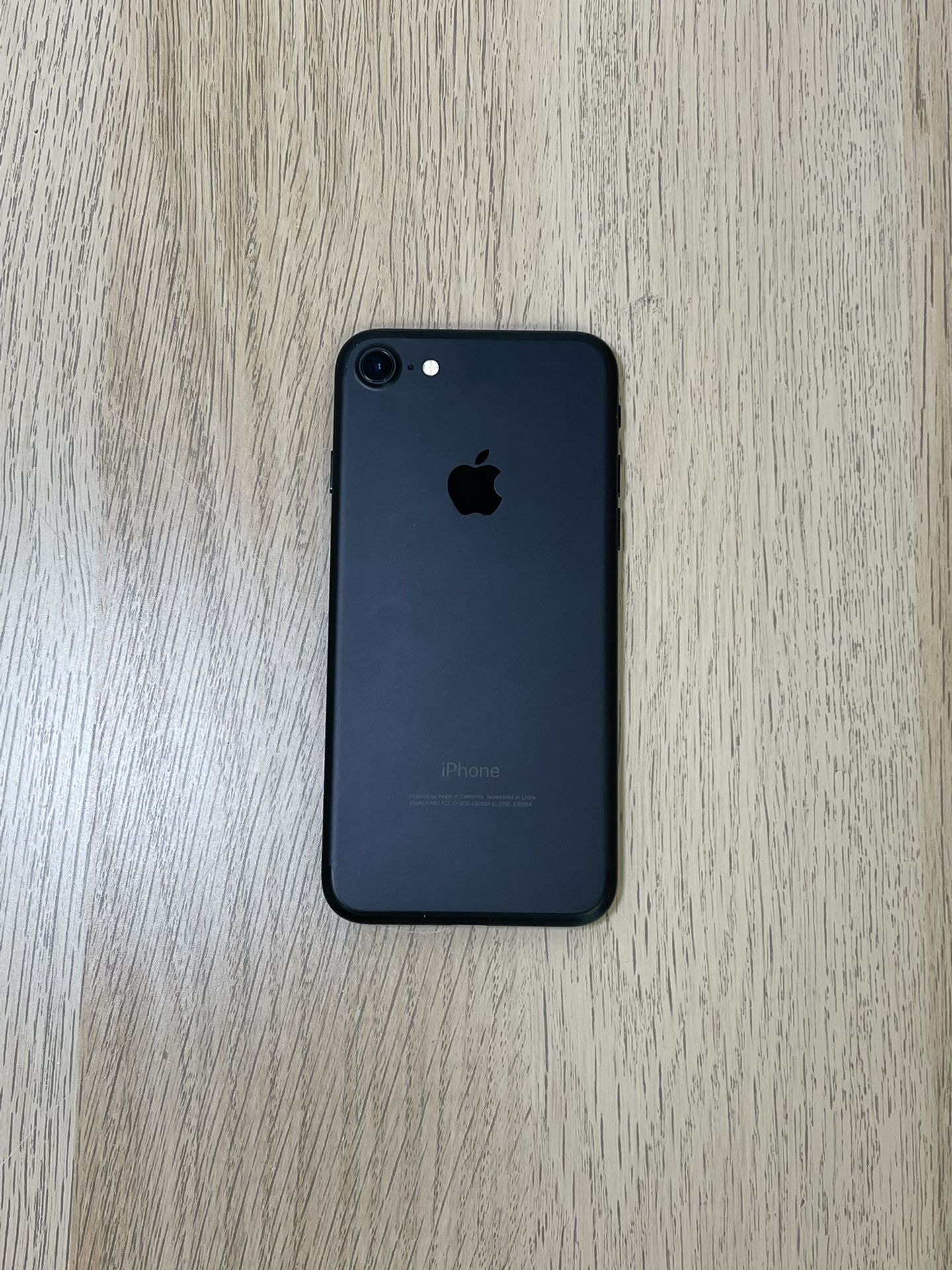 iPhone 7 - Unlocked - 32GB