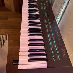 Yamaha Synthesizer