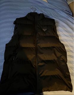 prada vest