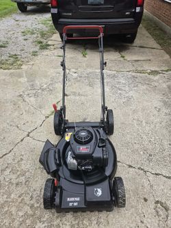 An excellent self-propelled lawnmower; it is fast and efficient to operate