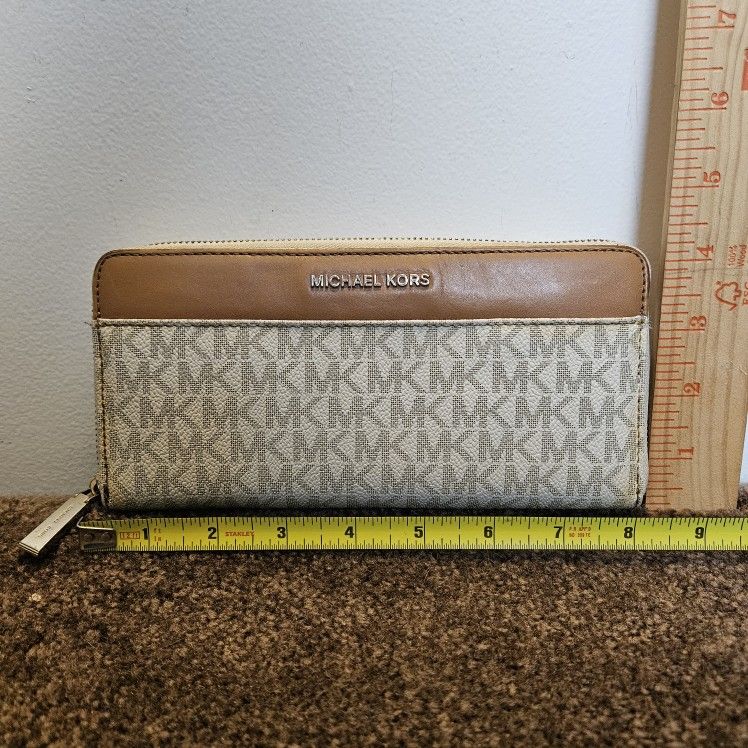 Michael Kors MK Mercer Signature Logo Large Wallet Vanilla