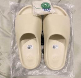 Bone Yeezy Slides, NO BOX, SIZE 10 (CAN ALSO DO DROP OFFS)