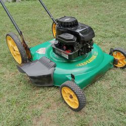 Lawn Mower: Briggs And Stratton 22in