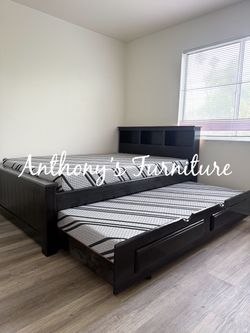 Full bed with trundle and mattresses