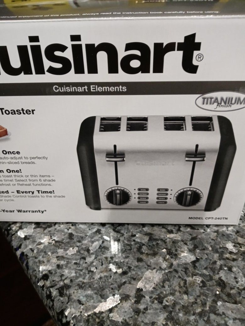 CUISINART 4 SLICE TOASTER