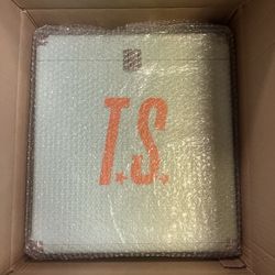 Taylor Swift The Life of a Showgirl Vinyl Case In Hand Brand New