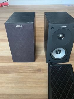 Jamo Bookshelf Speakers – Pair