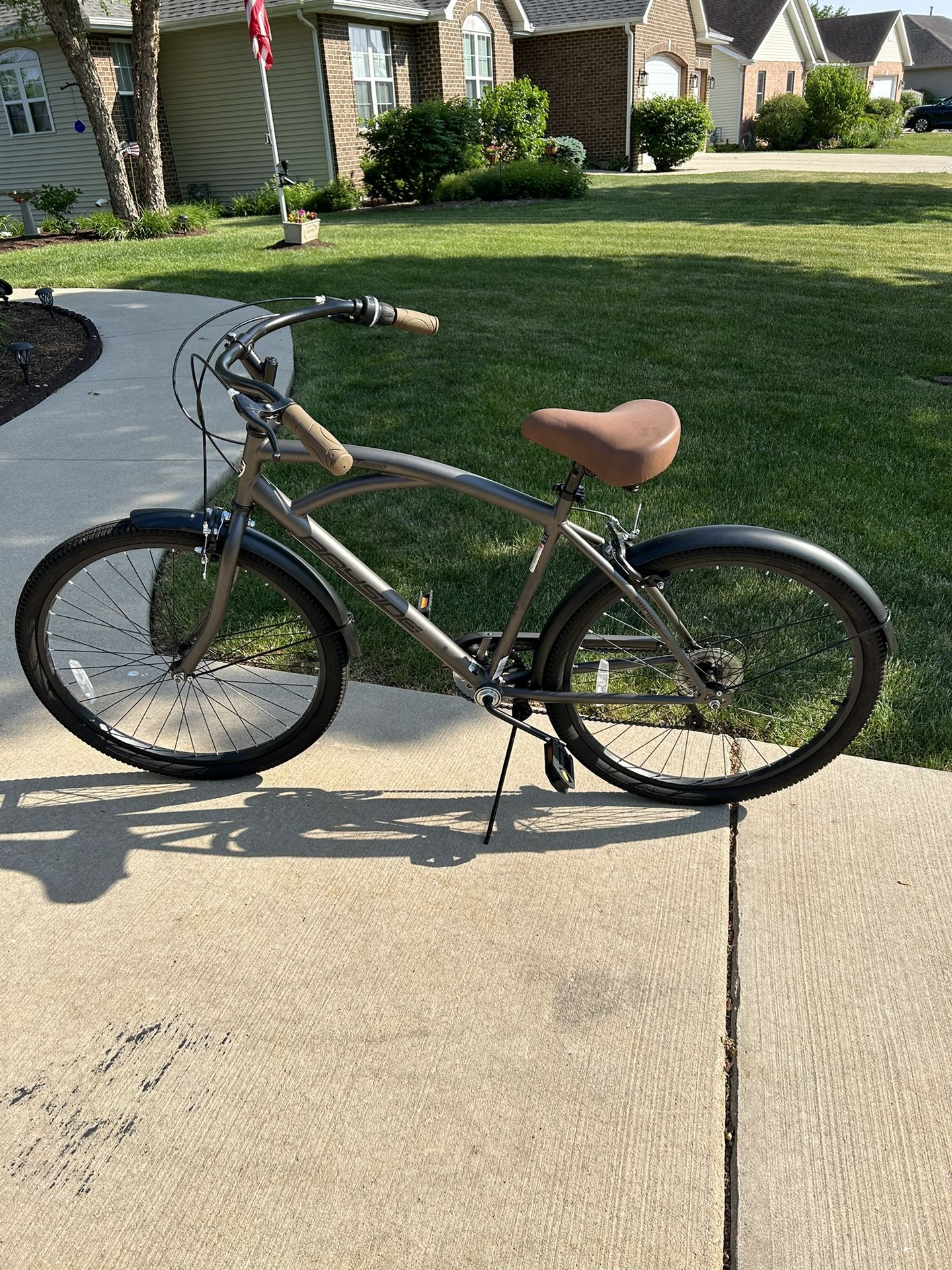 New Men s Bayside Cruiser Kent 2600 bike 26 all original parts for Sale in Sycamore IL OfferUp