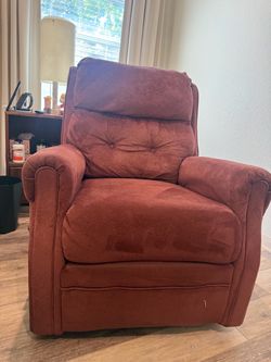 Very Comfortable Recliner Chair – Clean & Great Condition – $125 OBO