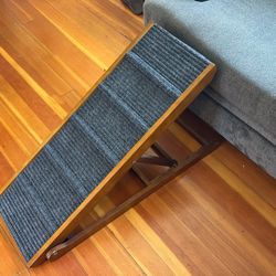 Adjustable dog ramp