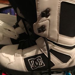 Dc snowboard boots white/black size 8.5