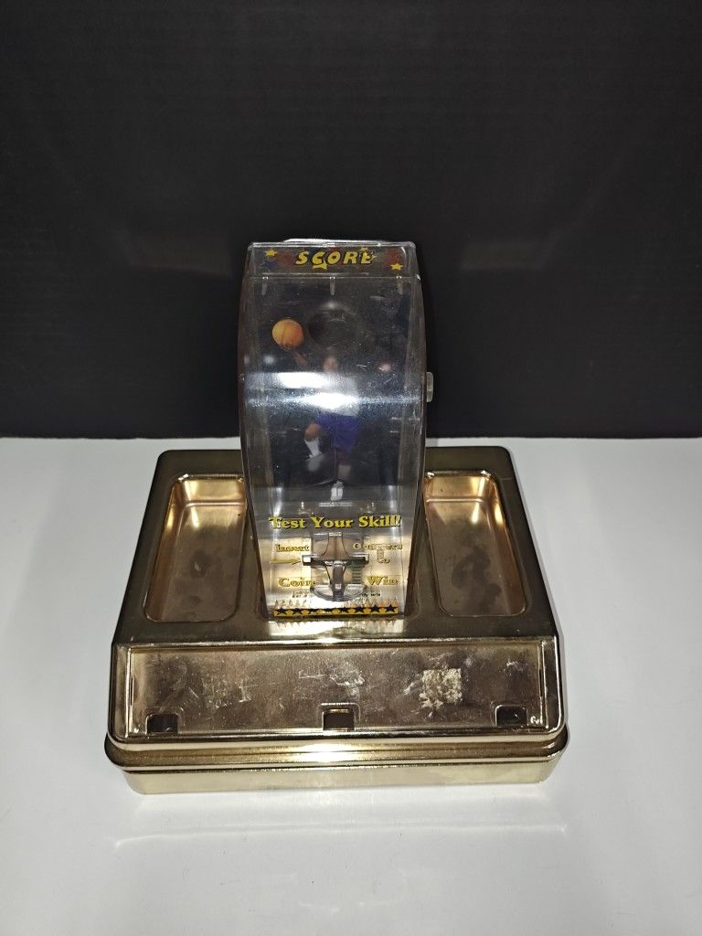 VTG Shoot to Thrill! Test your Skill Quarter Table Top Basketball Game No Key