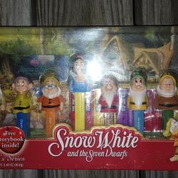Snow White And The Seven Dwarfs Collectable Pez Dispensers (And Others)