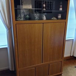 Solid Oak Entertainment Center with Glass Window and Shelves 
