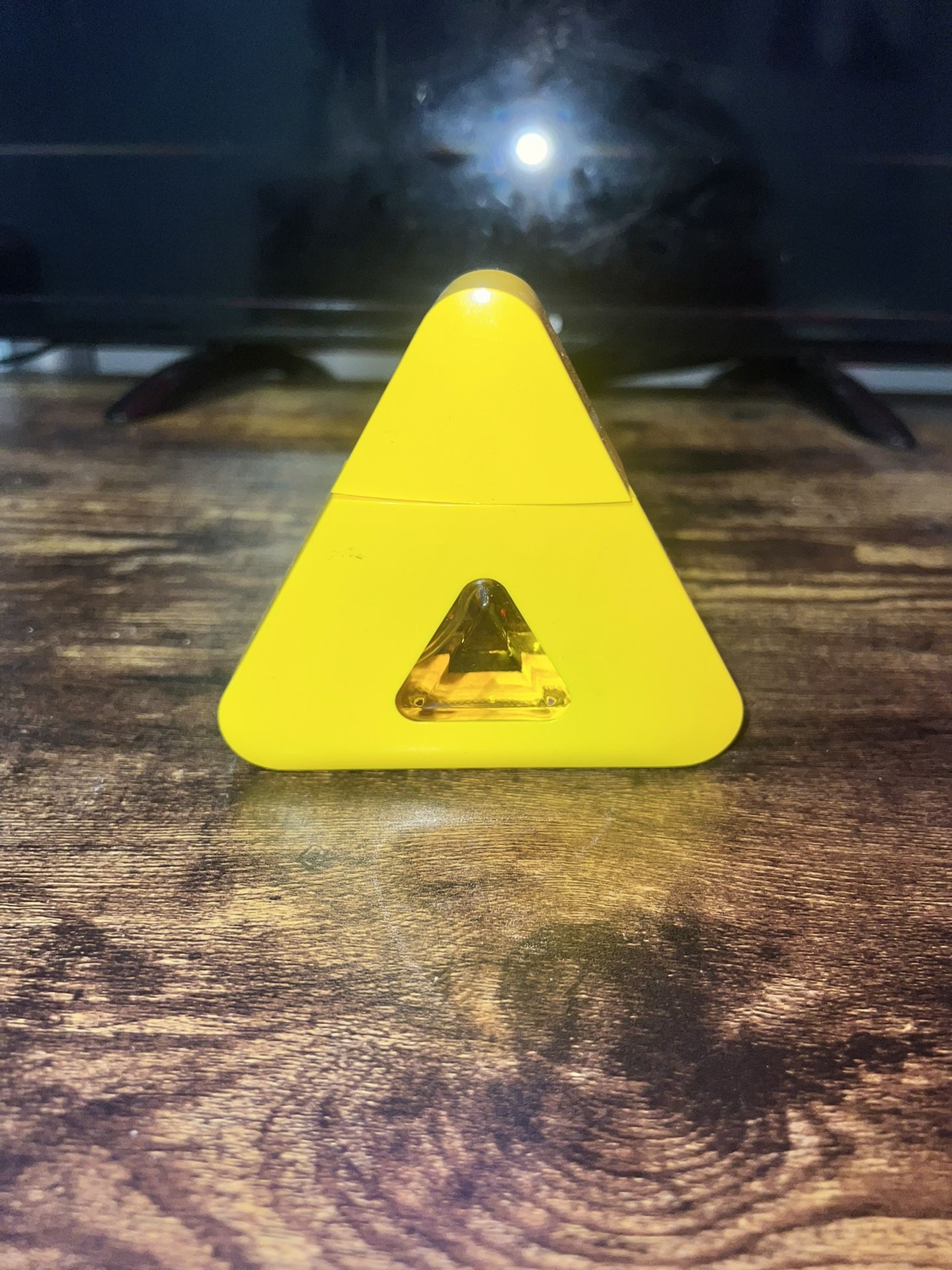 Liz Claiborne Signature Eau de Toilette Spray Vintage Yellow