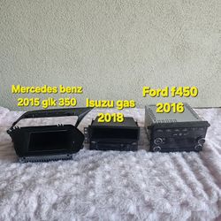 3 STEREREOS FROM DIFERENTS TRUCKS,SUV MODELS ALL WORKING GOOD,IF SOMEONE INTERESTED PLEASE TEXT ME ANY TIME SE HABLA ESPAÑOL THANKS FOR WATCHING