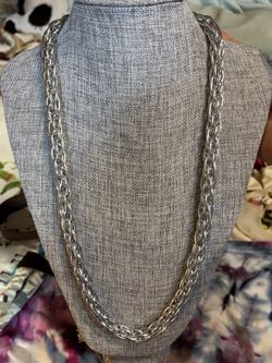 Beautiful long vintage shiny silver tone necklace