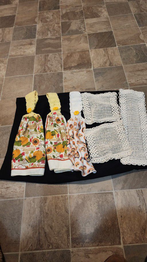 Vintage Six Piece Grandma's Crochet Set Hanging Towels With Button And Three Other Crochet Items All Six Pieces Very Old Excellent Condition Handmade