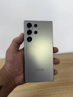 Galaxy S24 Ultra 5G 6.8" (Unlocked) 256GB Good Titanium Gray