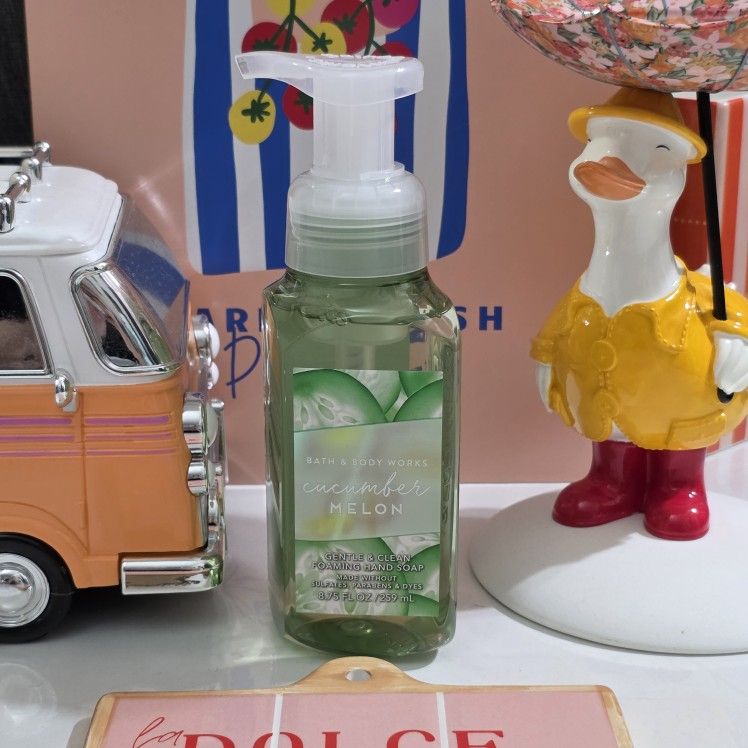Bath & Body Works Cucumber Melon Foaming Hand Soap Refreshing Clean NEW