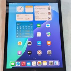VERY Nice APPLE iPad 7 10.2 inch 32GB WIFI PLUS 4G CELLULAR UNLOCKED iOS18
