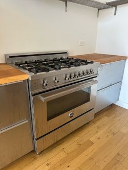 Bertazzoni PRO366GASX/01 Professional Series 36 Inch Pro-Style Gas Range with 4.4 cu. ft. Convection Oven