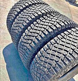 315/70/17 Goodyear vendo un set de llantas usadas excelente condiciones de vida las 4 ✅🤩I am selling a set of used tires, all 4 in excellent living c