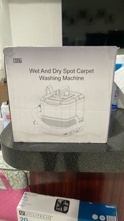 Wet and dry spot carpet cleaner