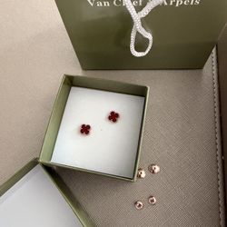 Van cleef & arpels mini red/rose gold studs