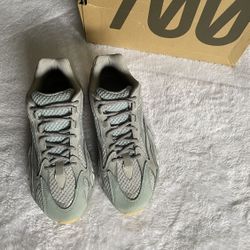 Adidas Yeezy 700 V2 ‘Inertia’ 