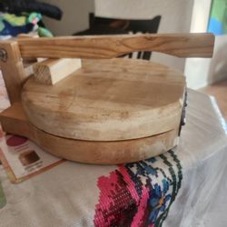 Wood Tortilla Maker/ Tortillera De Madera