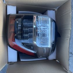REAR TAIL LIGHTS OEM 4RUNNER 2018 (PAIR)