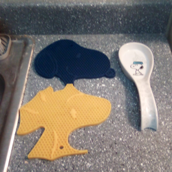 Snoopy kitchen items pickup between 2:00-10:45 rainbow/Charleston cash only read description