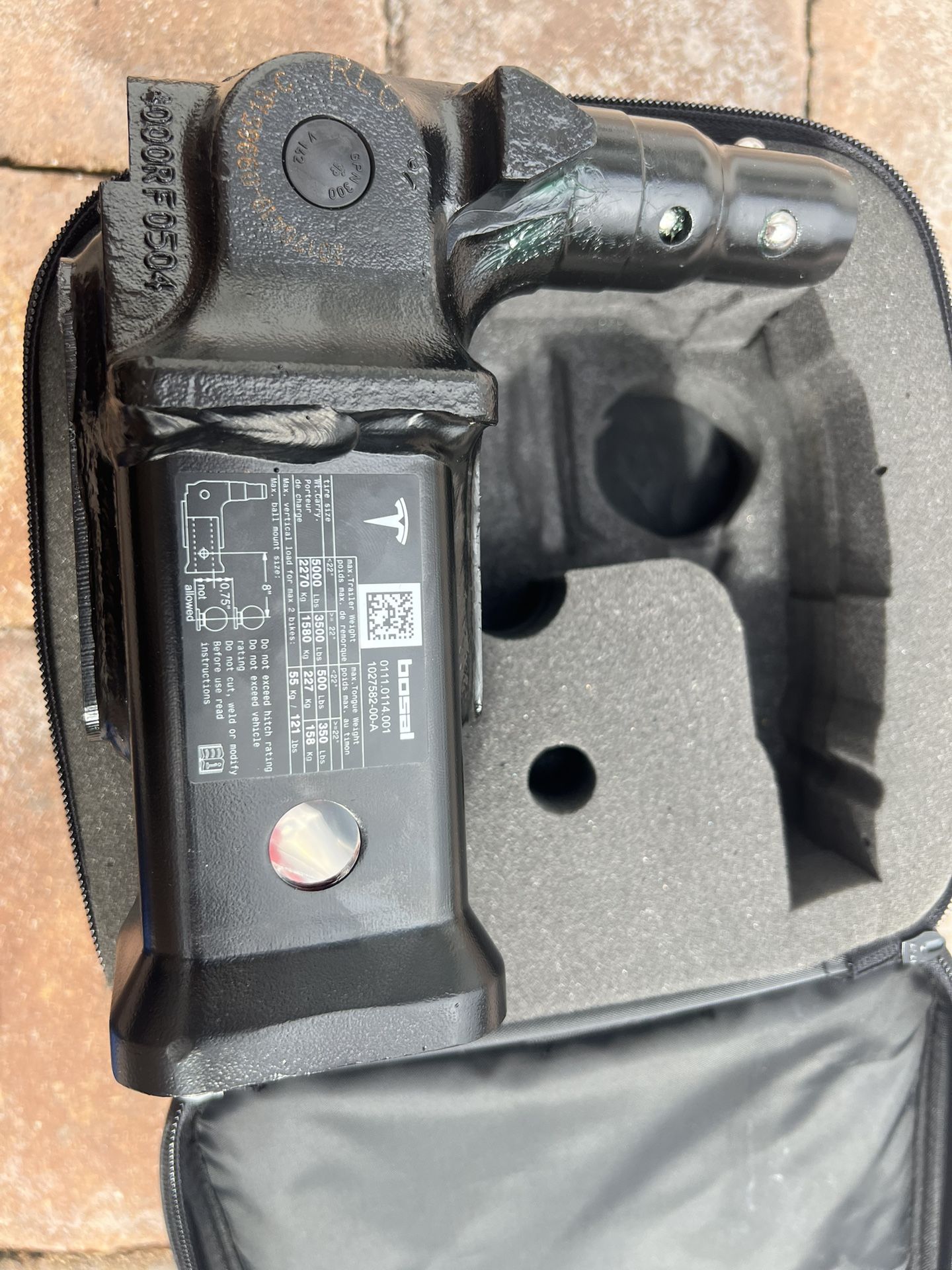 Tesla Model X Tow Hitch