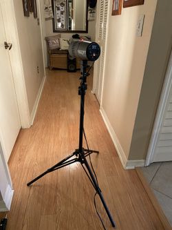 Smith Victor FlashLite 110i Monolight with stand