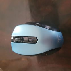 BLUE WIRELESS GAMING MOUSE 