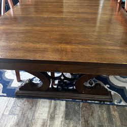 Dinner Table With 4 Chairs