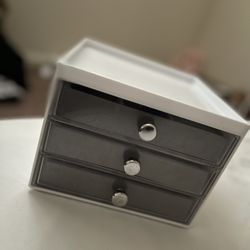 jewelry box/dresser